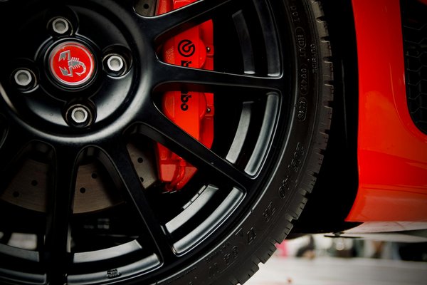 Top garages pour mercedes utilitaires et van près de namur